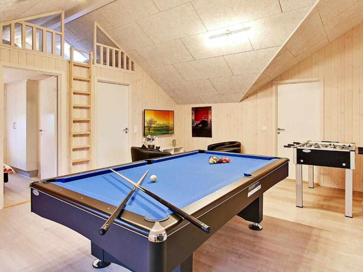 12 Person Holiday Home In Hasselberg 카페룬 객실 사진